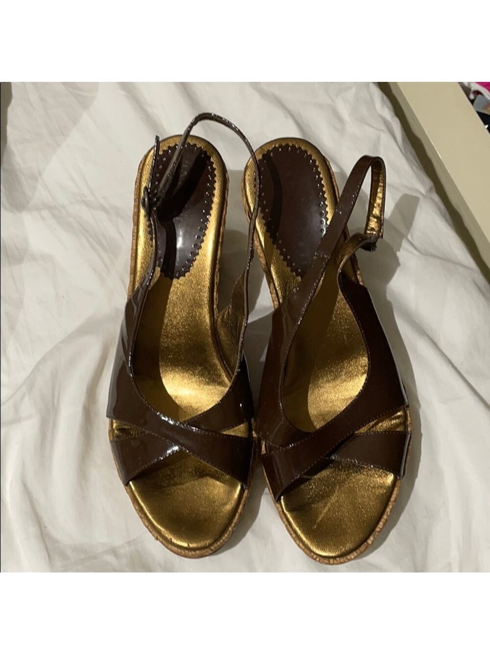 Via Condotti 8 brown patent sling back wedge guc